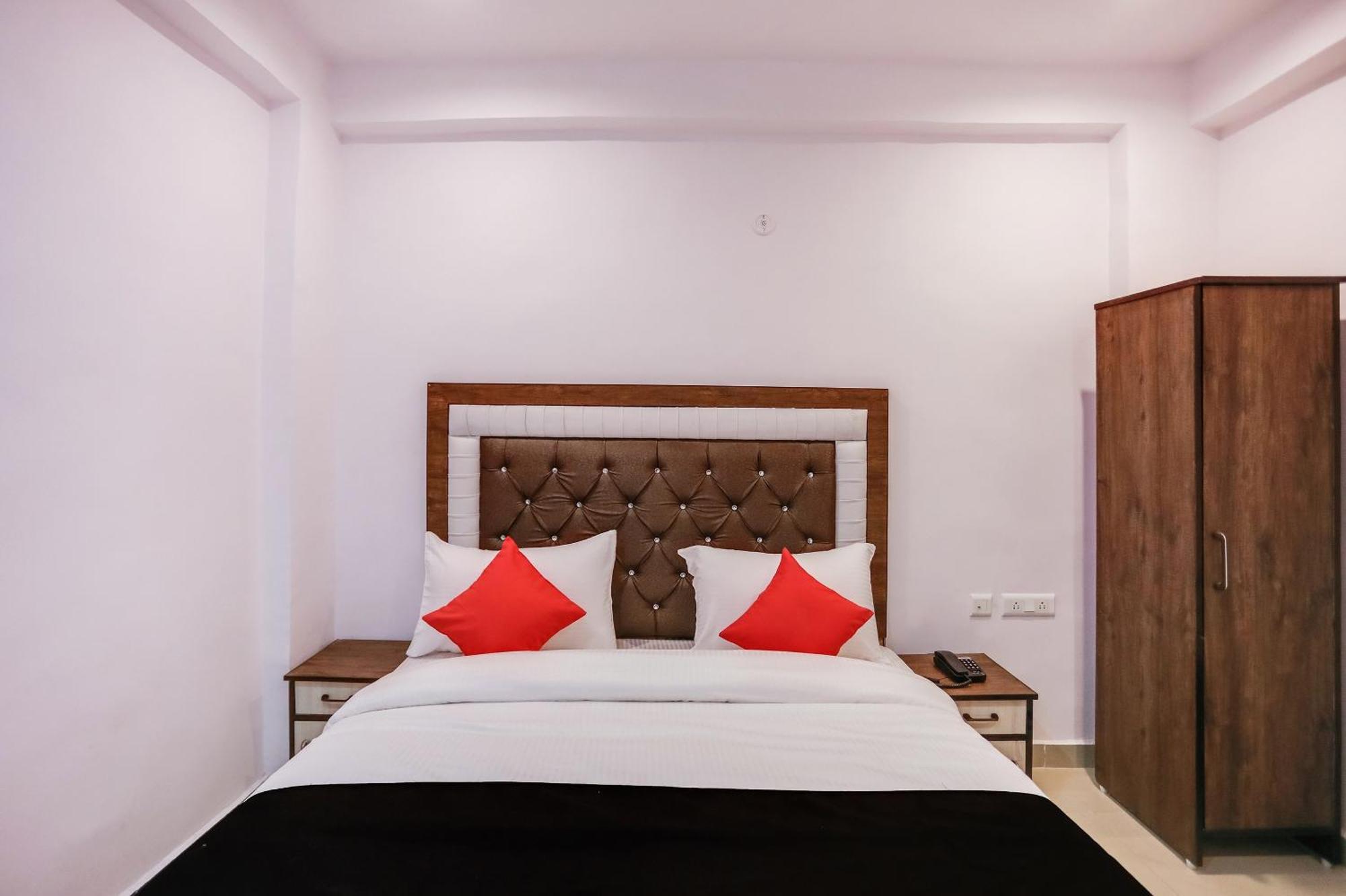 Hotel O Golden Stone Ghaziabad Zewnętrze zdjęcie