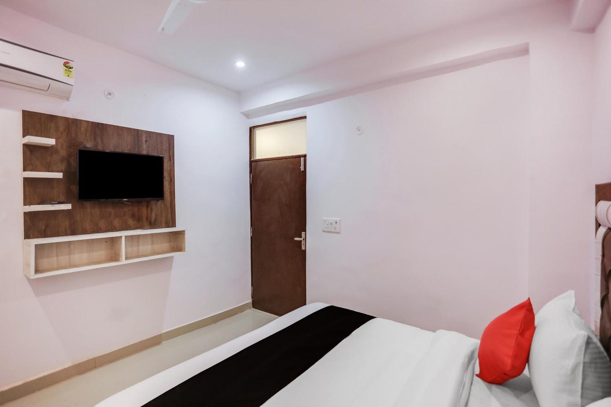 Hotel O Golden Stone Ghaziabad Zewnętrze zdjęcie
