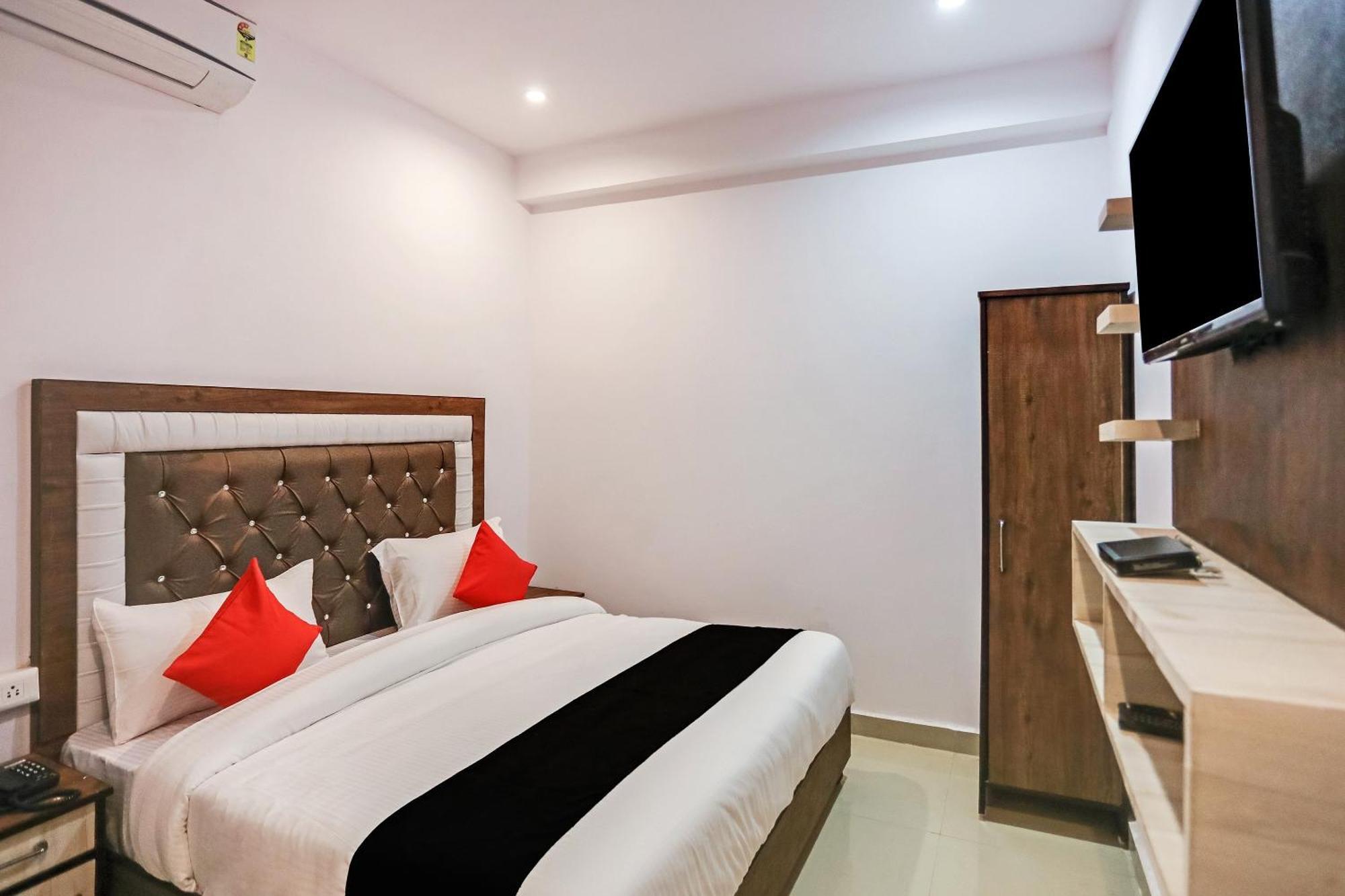 Hotel O Golden Stone Ghaziabad Zewnętrze zdjęcie