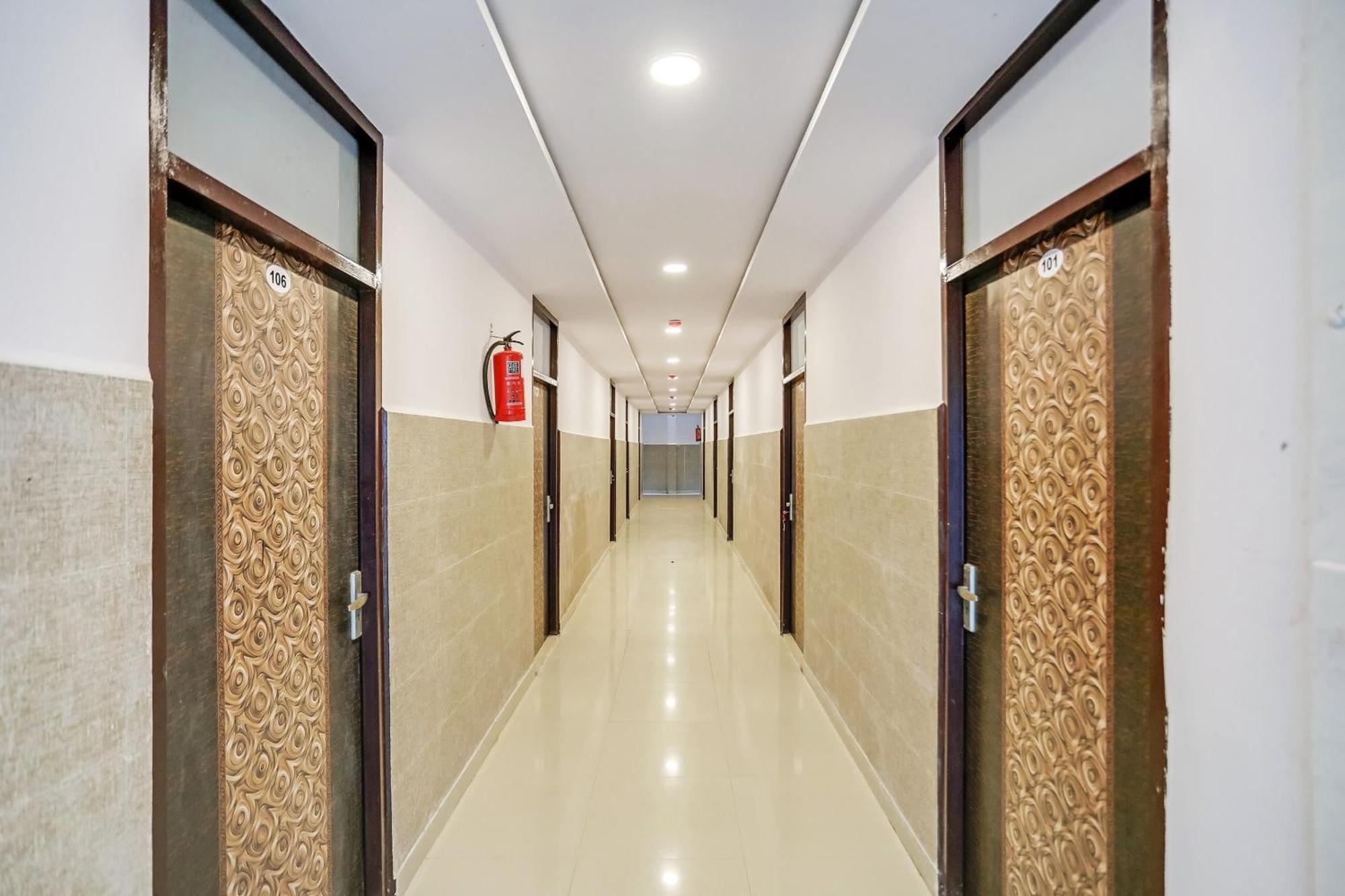 Hotel O Golden Stone Ghaziabad Zewnętrze zdjęcie