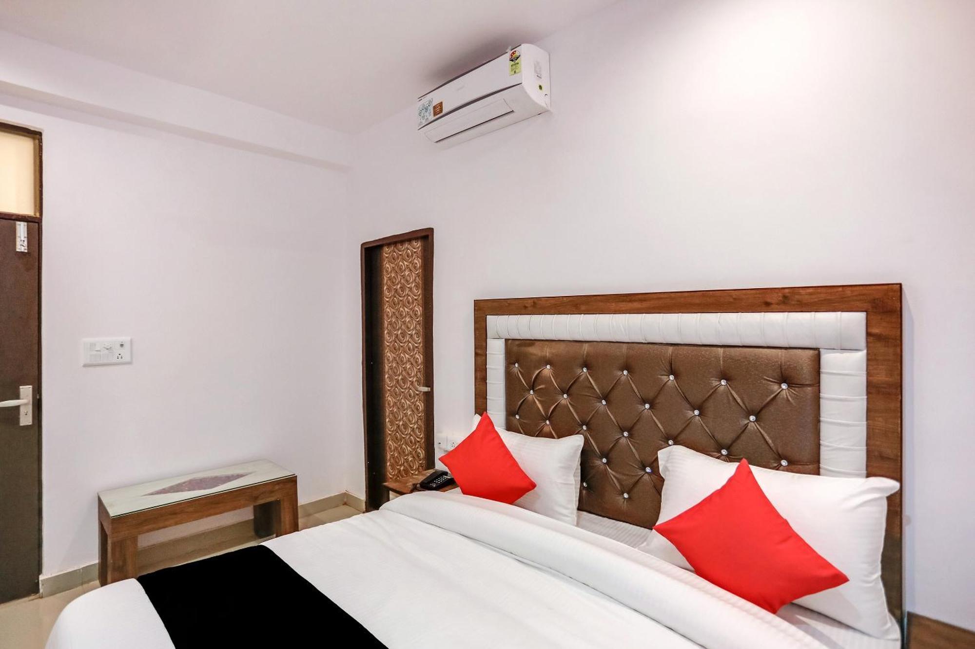 Hotel O Golden Stone Ghaziabad Zewnętrze zdjęcie