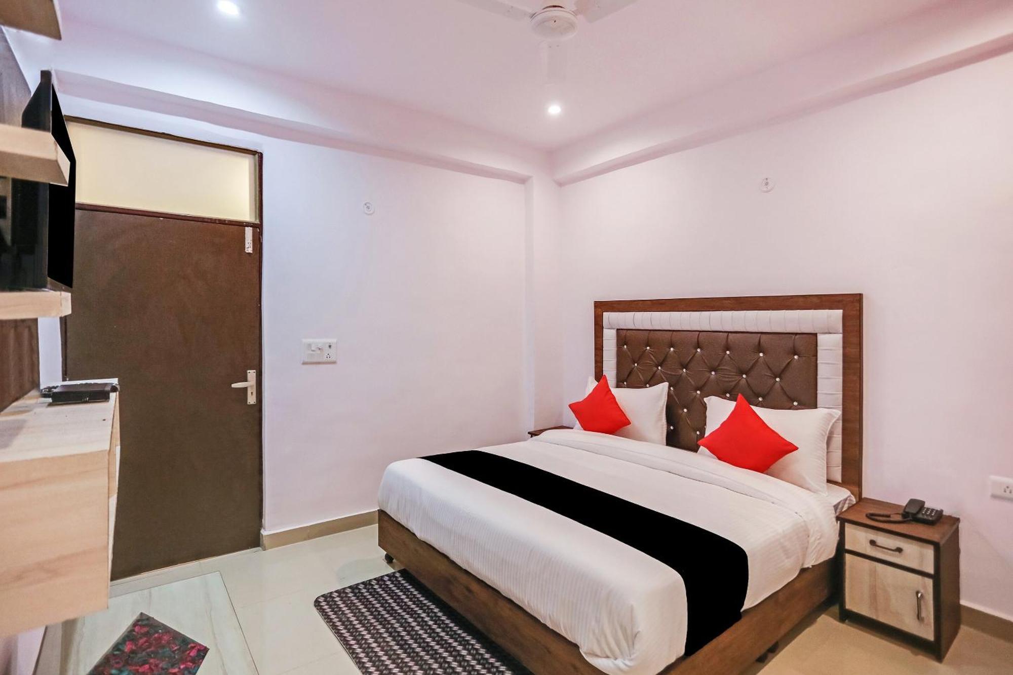 Hotel O Golden Stone Ghaziabad Zewnętrze zdjęcie